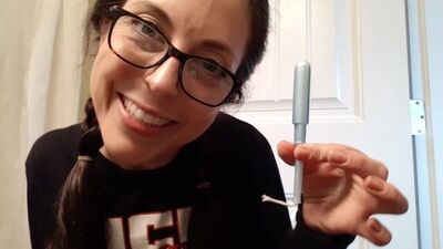 Tampon Insertion With Plastic Applicator And A Pee - pornvideoxo.club